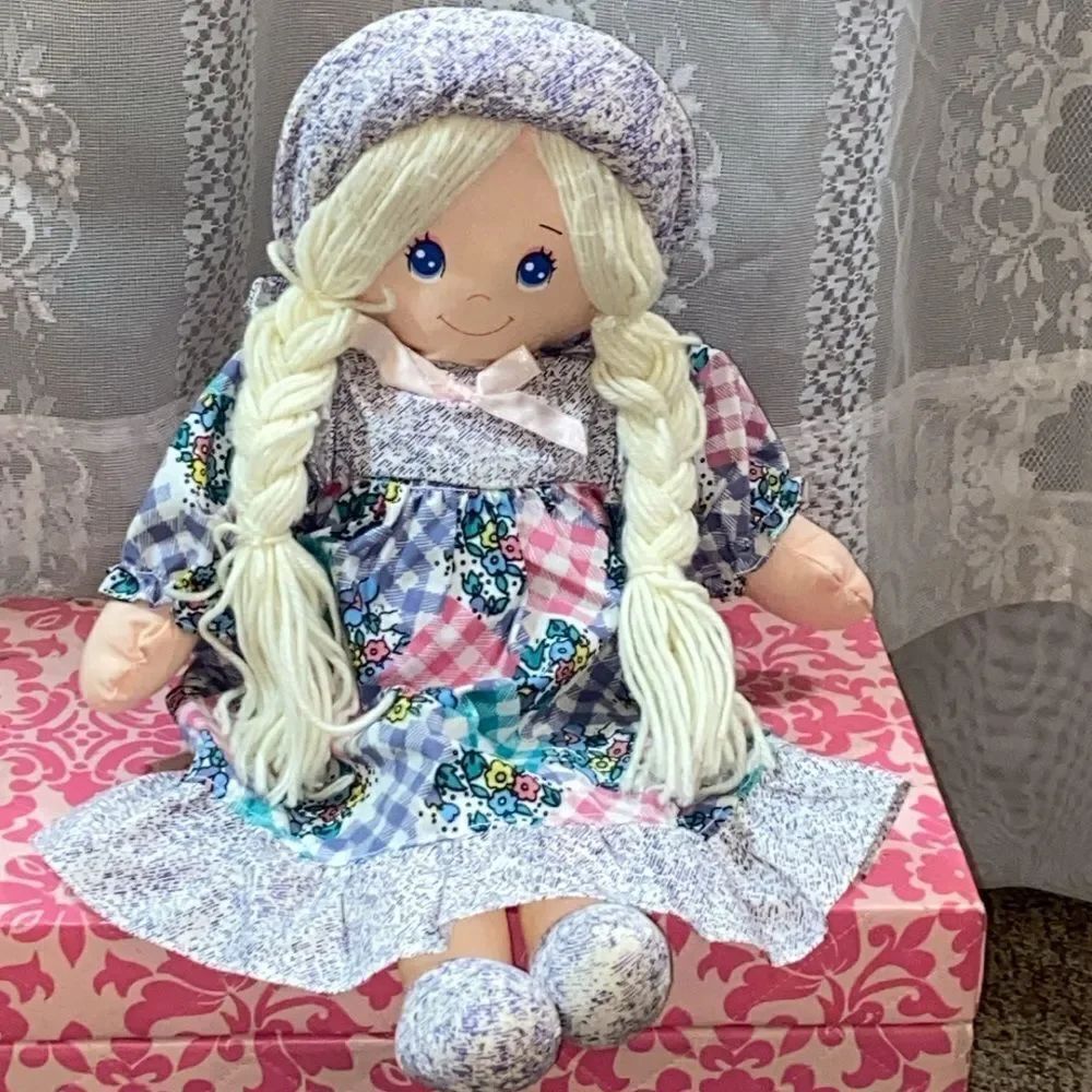 TD TRADING COMPANY DAFF CLOTH TUFFED GIRL RAG DOLL VINTAGE